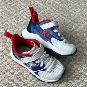 New Balance Toddler Raverun sneakers